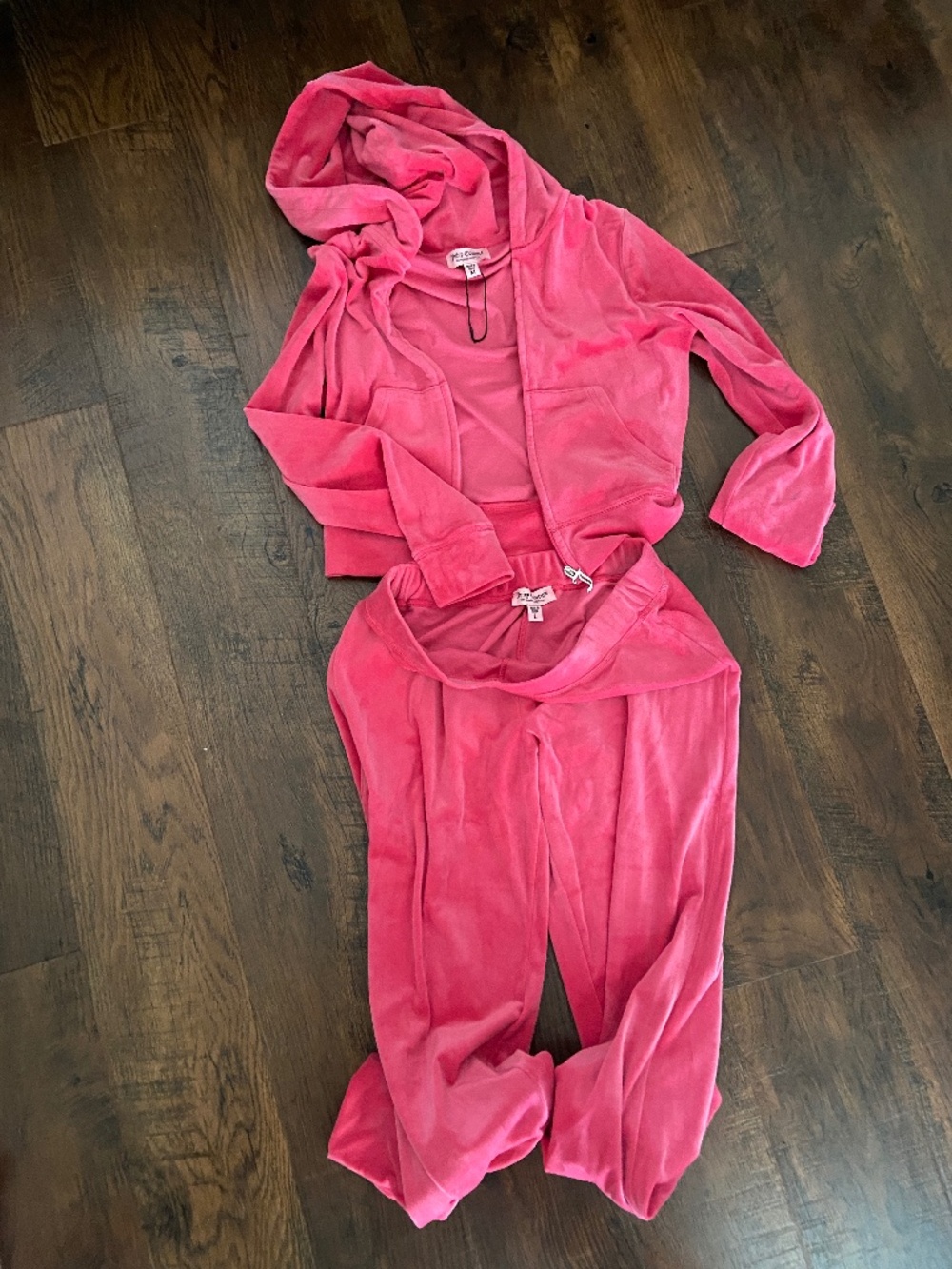 Like new Juicy Couture 2 pieces Set Size M/L Excellent